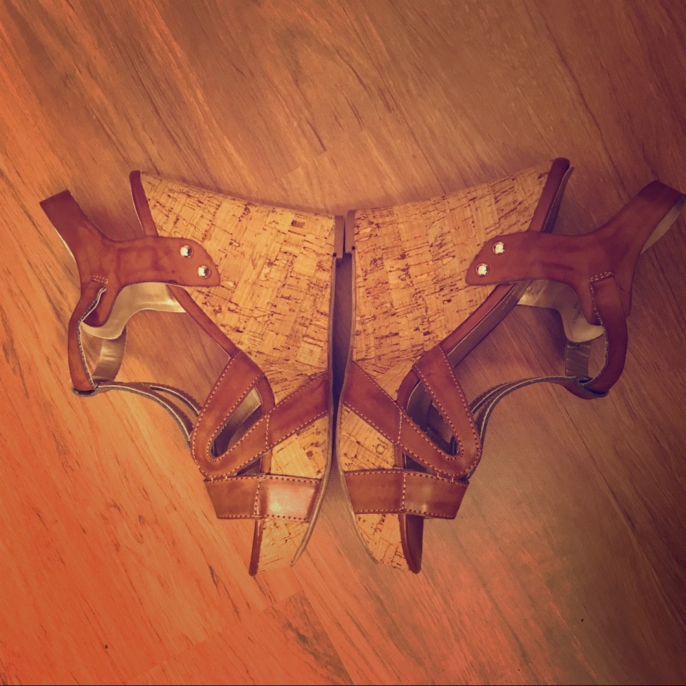 GUESS wedge platform sandals
